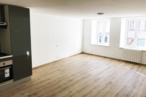 studio standing